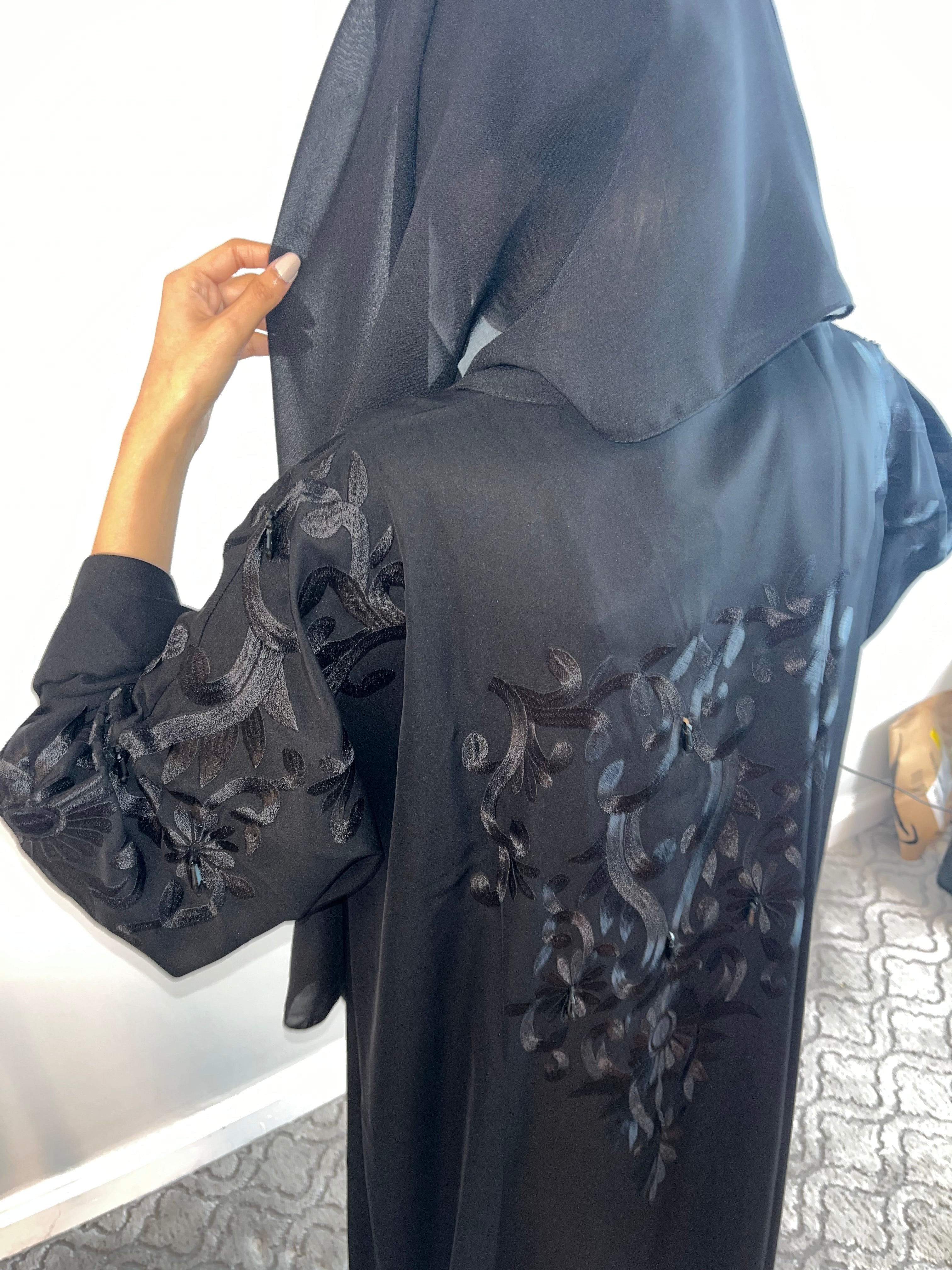 BLACK BEAUTY ABAYA