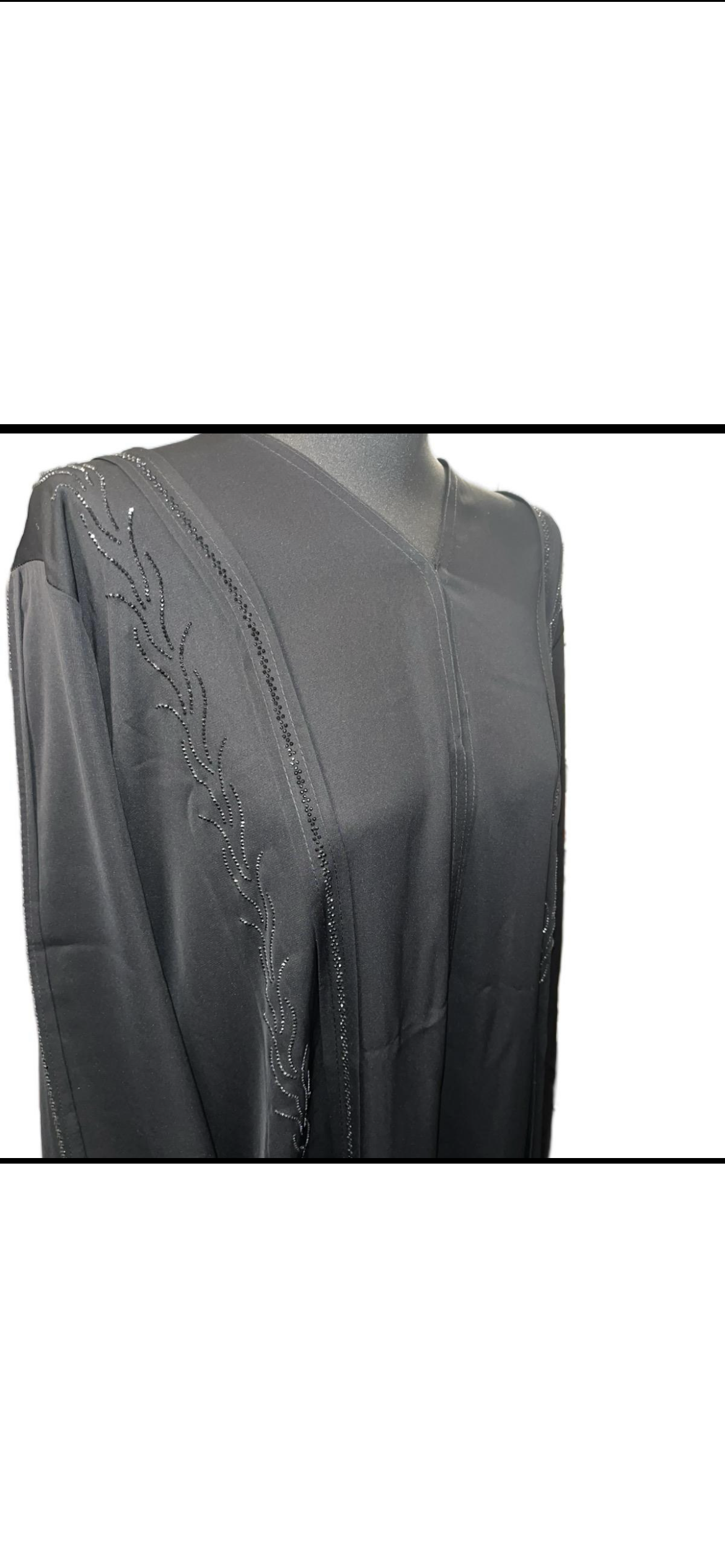 CLASSY BLACK BUTTON ABAYA
